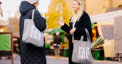 Einkaufen mit neuer Paderborn-Tasche