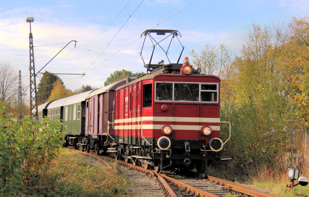 Historische Eisenbahn im Extertal. Fährt die Strecke Bösingfeld - Barntrup.
