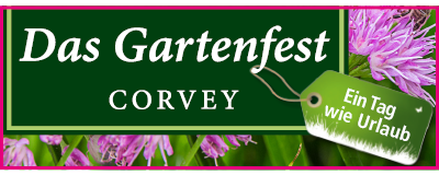Bild von Blumen und Weißer Text vor Dunkelgrünem Hintergrund "Das Gartenfest CORVEY" und Geschenkanhänger mit Aufschrift "Ein Tag wie Urlaub"