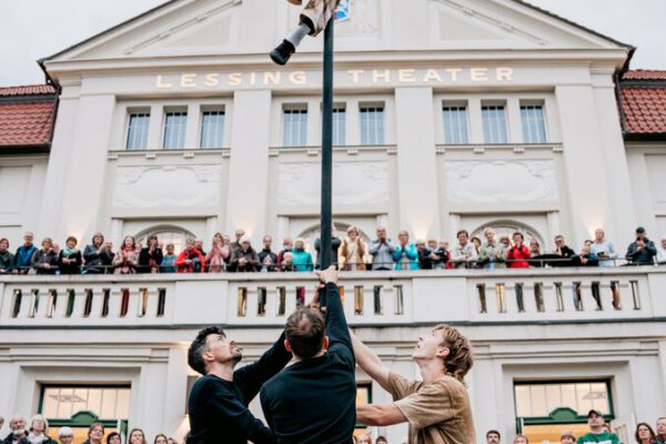 The Funky Monkeys: "Groove"