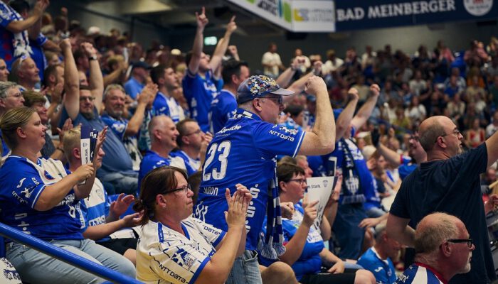 Die LIQUI MOLY Handball-Bundesliga hat in der Saison 2023/24 einen Zuschauerrekord vermeldet. Insgesamt besuchten 1.600.000 Fans die Hallen und Arenen der 18 Bundesligisten