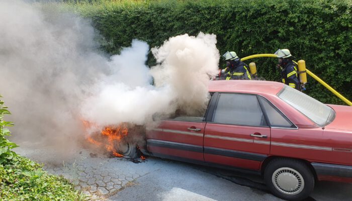 Lemgo: Audi brannte am Blomberger Weg