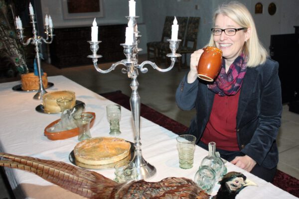 Dr. Susanne Hilker vom Weserrenaissance-Museum Schloss Brake