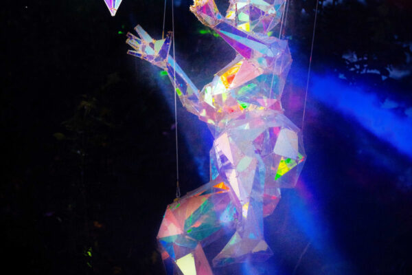 Das Berliner Künstlerduo Dicro Dosis begeistert mit großformatigen Lichtskulpturen