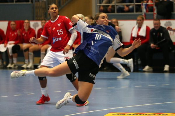 Den Heimsieg und die damit verbundene komfortable Ausgangslage für das Rückspiel am kommenden Sonntag auf Island ließ sich die HSG nicht mehr nehmen: Nach Tietjens Treffer zum Endstand von 37:24 war die Freude groß. Damit gehen die Blombergerinnen mit einer 13-Tore-Führung im Rücken ins Rückspiel auf Island