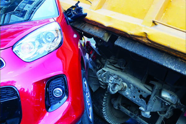 Autounfall Wer zahlt den Wertverlust quer