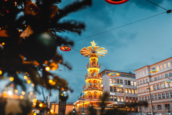 Weihnachtspyramide auf dem Bielefelder Jahnplatz