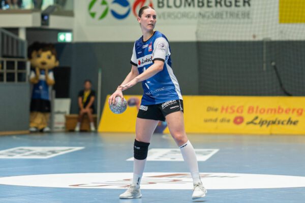 Der Abgang von Andrea ist schmerzlich für die HSG. Sie hat sich in den letzten zwei Jahren zu einer absoluten Führungsspielerin entwickelt und war gerade in der Abwehr ein wichtiger Bestandteil sowie maßgeblich am Erfolg des Teams beteiligt