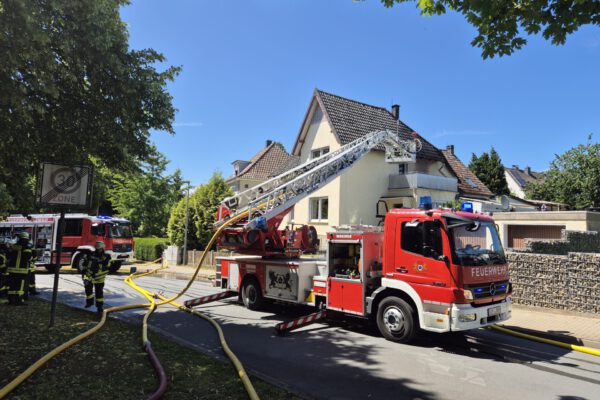 Dachstuhlbrand am Weißen Weg