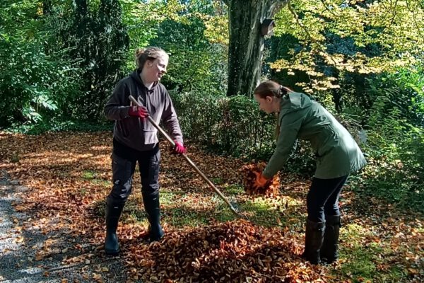 Yasmin Günterberg (links) und Theresa Warkentin