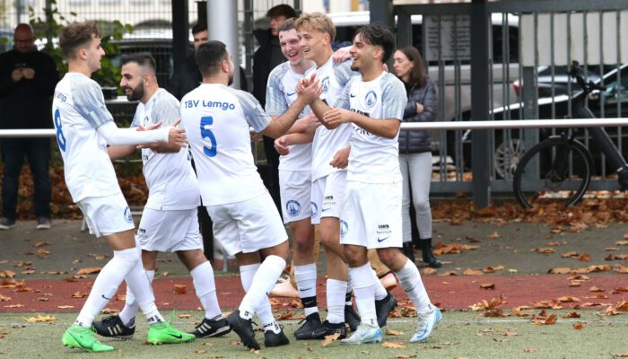 Aus dem vorherigen, gewonnenen Spiel gegen Hohenhausen/Bentorf standen im Match gegen den SCB nur noch vier Spieler in unserer Startelf. Dennoch konnte mein Team eine überragende mannschaftliche Leistung abrufen und so einen sicherlich nicht unverdienten Sieg einfahren