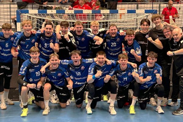 ch fand nicht, dass es enger wurde. Wir haben einen gewissen Abstand immer gehalten und ich hatte nicht das Gefühl, dass es noch komplett kippt. Also klar, passiert noch so ein, zwei Tore vom Abstand her etwas, aber ich fand, wir hatten trotzdem immer gute Abschlusschancen