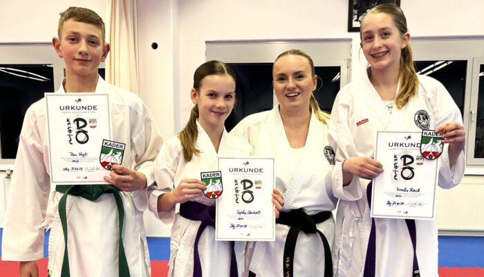 Bei Landestrainer Alexander Heimann in Bergisch Gladbach trainiert jetzt Sophie Herholt (U12). Sophie startete ihre Karatekarriere im Jahr 2016 bereits im Alter von 4 Jahren