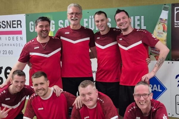 Der Wettkampf wurde klar vom Gastgeber dominiert und endete mit  4.804  Holz : 4.527 Holz und 3 : 0-Punkten