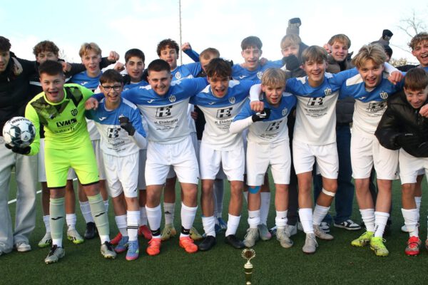 Klar das Ergebnis auch bei C-Junioren. Hier siegte ebenfalls der JFV Lippe, der den SV Werl-Aspe mit 5:0-Toren schlug. Schon nach 12 Minuten führte der Westfalenligist gegen den Landesligisten aus Aspe durch Tore von Ahmed (2.) und Siegel (12.) mit 2:0-Toren