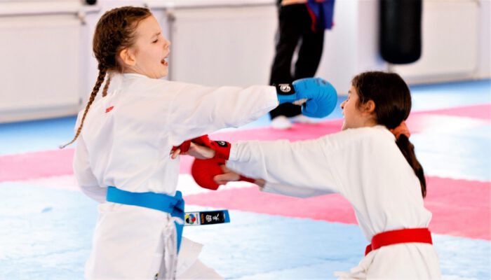 Kumite ist der Wettkampf zweier Karateka nach strengen Regeln