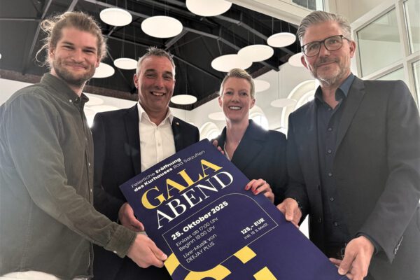Yannik Seeberg (Projektmanager Kurhaus, Abteilung Eventmanagement), Bürgermeister Dirk Tolkemitt und Melanie Koring (Erste Beigeordnete & Stadtkämmerin) sowie Ralf Hammacher (Fachbereichsleiter Tourismus, Gesundheit und Kultur