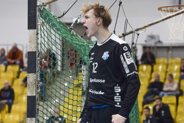 ch erwarte ein Spiel auf Augenhöhe, aber gerade zu Hause müssen wir schauen, dass wir die Punkte behalten und da ist Ahlen sicherlich ein Gegner, gegen den wir uns etwas ausrechnen