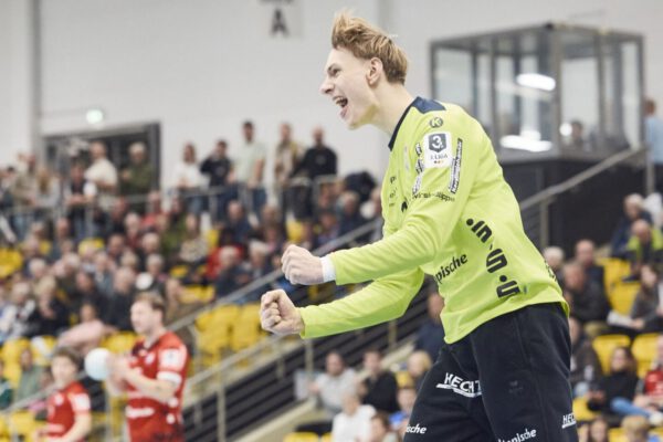 Wir haben diese Woche viel Abwehrarbeit trainiert und im Umschaltbereich gearbeitet und wollen  natürlich auch die Inhalte dieser Trainingswoche am Sonntag auf dem Spielfeld wiedersehen und gucken, dass die Mannschaft da dann einfach mit Spielfreude und Spaß auftritt, um dann Aurich vor eine richtige Herausforderung zu stellen, um Aurich  zu ärgern, um vielleicht dann am Ende auch um Punkte mitspielen zu können