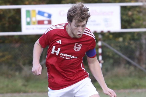 n Folge hatte Lipperreihe Möglichkeiten das Ergebnis noch sicherer aussehen zu lassen, scheiterte jedoch am gut aufgelegten Gäste-Schlussmann oder aber an gewissen Unkonzentriertheiten im gegnerischen Drittel