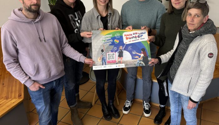 Neue-Jugendschutzkampagne-im-Kreis-Lippe-gestartet_Pressefoto_Jugendschuetzer