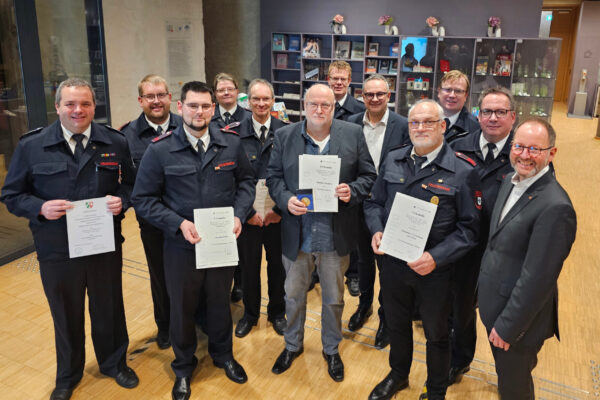 Geehrte Feuerwehrleute aus Lemgo