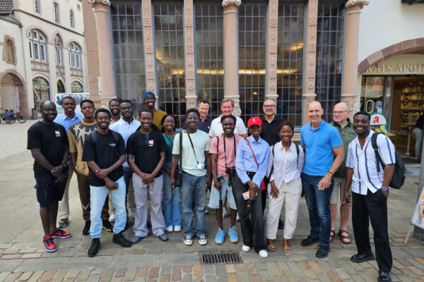 Die ghanaische Delegation von Möller Feuerfesttechnik war in Lemgo unterwegs und wurde dabei auch von Bürgermeister Markus Baier begrüßt