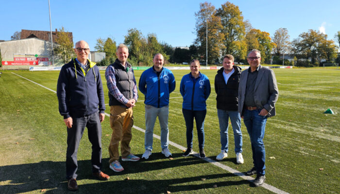 1. Vorsitzender Dr. Burkhard Pohl, Pressesprecher Frank Schröder, Oliver und Jennifer Gehrmann (alle TBV Lemgo), Sportreferent Philip Pauge und Bürgermeister Markus Baier.