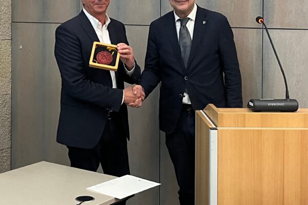 Wolfang Jäger und Bürgermeister Markus Baier