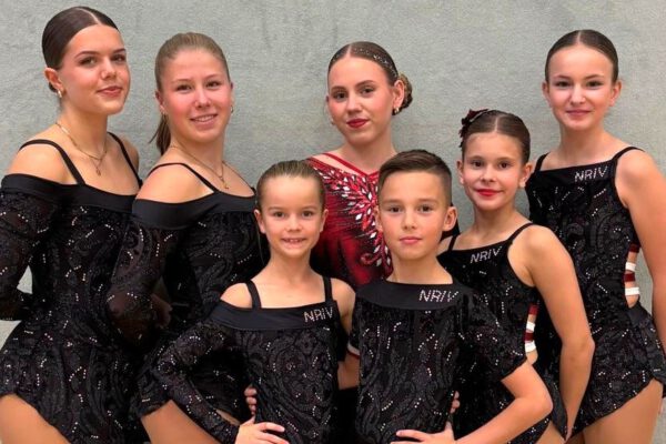 Der Fokus der sieben Teilnehmenden des TBV Jahn Alverdissen lag auf den Kürläufen (Kurz-Kür und Kür). In diesen Disziplinen präsentierten die Läuferinnen und Läufer ihre individuell erarbeiteten Programme und überzeugten insbesondere durch Technik