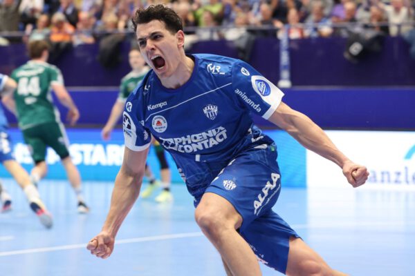 Ein weiteres Plus war heute auch die großartige Kulisse. Die Halle war fast ausverkauft und ich freue mich riesig, dass die Fans das so annehmen. Die Stimmung war wieder überragend, gerade in den Anfangsphasen