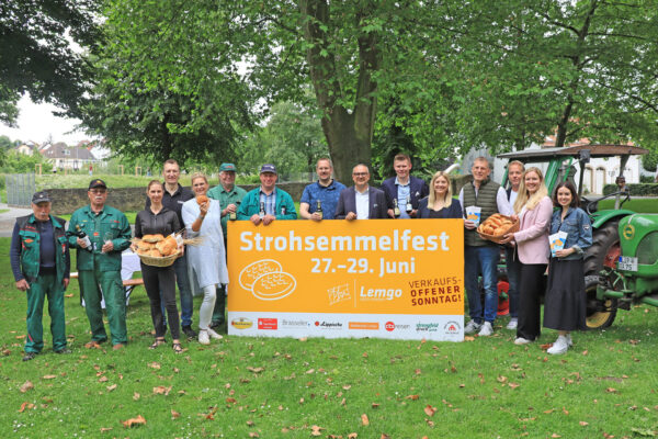 Günter Freitag und Günter Pörtner („Die Lipper“), Ann-Kathrin Lüttmann und Oliver Güttge (Bäckerei Güttge), Rabea Kruel (Lemgo Marketing), Friedrich Fasse und Andreas Grabe („Die Lipper“), Heiko Marx (Lemgo Marketing), Bürgermeister Markus Baier, Raphael Stascheit (Privat-Brauerei Strate Detmold), Laura Fuchs (Brasseler), Jens Klusmeier (Lippische Landesbrandversicherung AG), Stefan Brüggemann (Staatlich Bad Meinberger Mineralbrunnen), Ilka Steinmetzler (Sparkasse Lemgo) und Gina Wattenberg (Stadtwerke Lemgo).