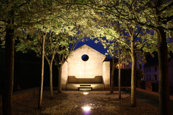 Das Synagogenmahnmal an der Neue Straße.