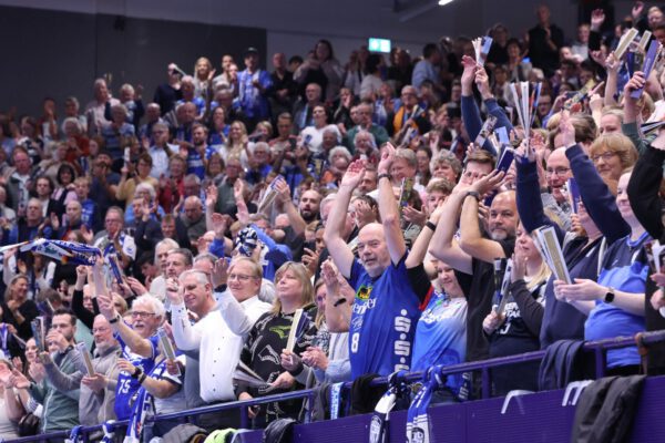 ir freuen uns riesig auf dieses Spiel an einem Freitagabend, wo immer an einem solchen Tag eine besondere Atmosphäre in der Halle herrscht