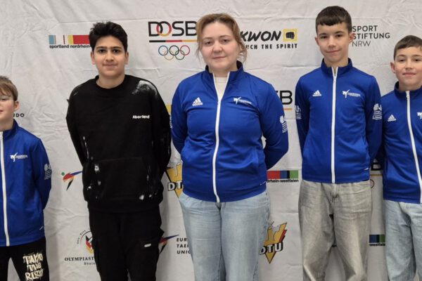 Diese starke Leistung blieb auch dem Taekwondo-Bundestrainer für Para, Bernhard Thomys (Deutsche Taekwondo Union), nicht verborgen. Thomys, der bereits im Vorfeld Gespräche mit TBV-Coach Sebastian Zagorny geführt hatte, suchte im Anschluss noch ein ausführliches Gespräch mit Jasons Eltern – ein deutliches Zeichen für die vielversprechende Zukunft des jungen Lemgoer Talents