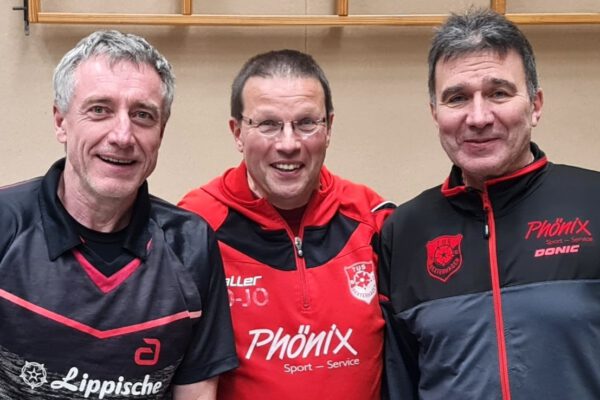 Somit waren beide Bexterhäger Starter als Gruppensieger für die Hauptrunde qualifiziert, wo sie dann auch ihr erstes Spiel jeweils 3:0 gewannen. Dann kam es leider schon im Viertelfinale zum Spiel der beiden Freunde gegeneinander, in dem es um die Qualifikation für die nächstjährigen Deutschen Meisterschaften i