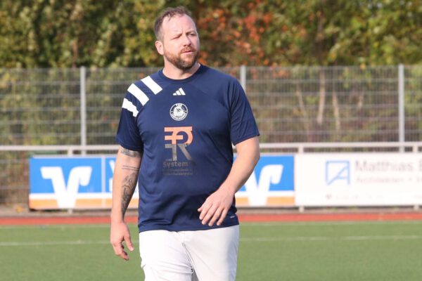 Wir fühlen uns wohl in der Liga, sind angekommen. Die Jungs haben Spaß sich jede Woche gegen wirklich gute Mannschaften zu messen. Deswegen wollen wir unbedingt die Klasse halten und werden dafür alles Mögliche investieren