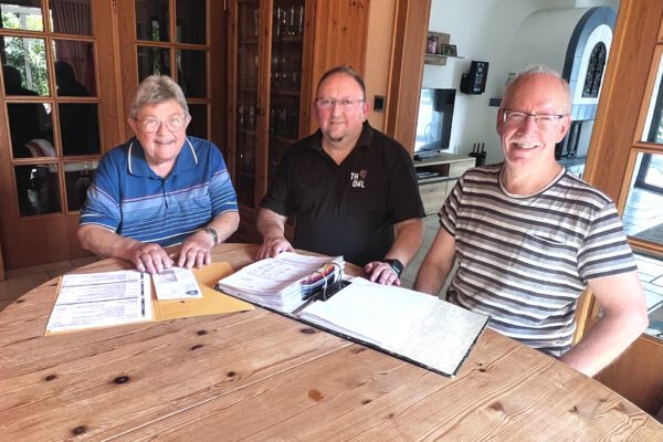 Elmar Wüstenbecker, der neue Vorsitzende Arthur Isaak und Frank Saamen.