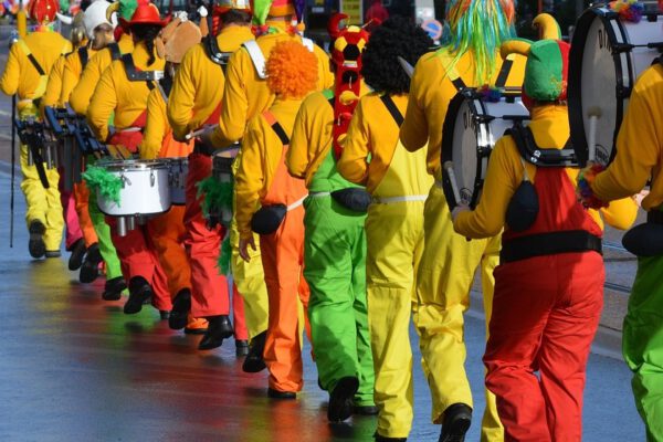 Großer Festumzug in Kalldorf