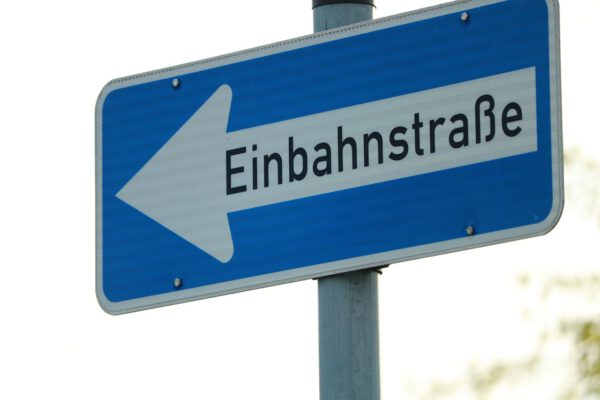 Einbahnstraßenschild