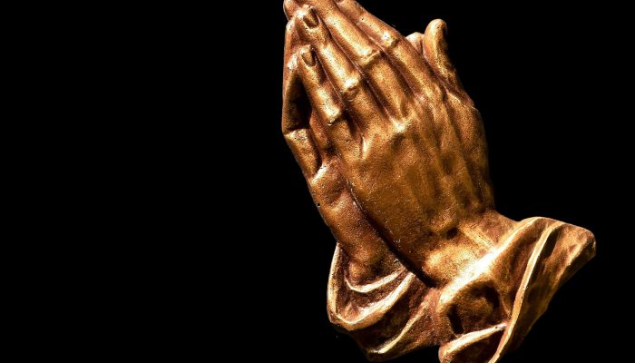 praying-hands-2539580_1920
